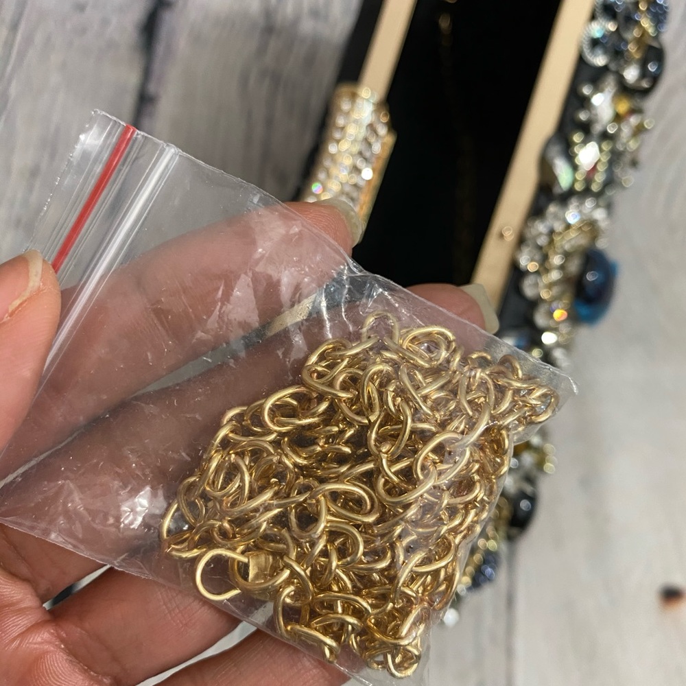 🆕 Black Beaded Clutch - Picture 6 of 10